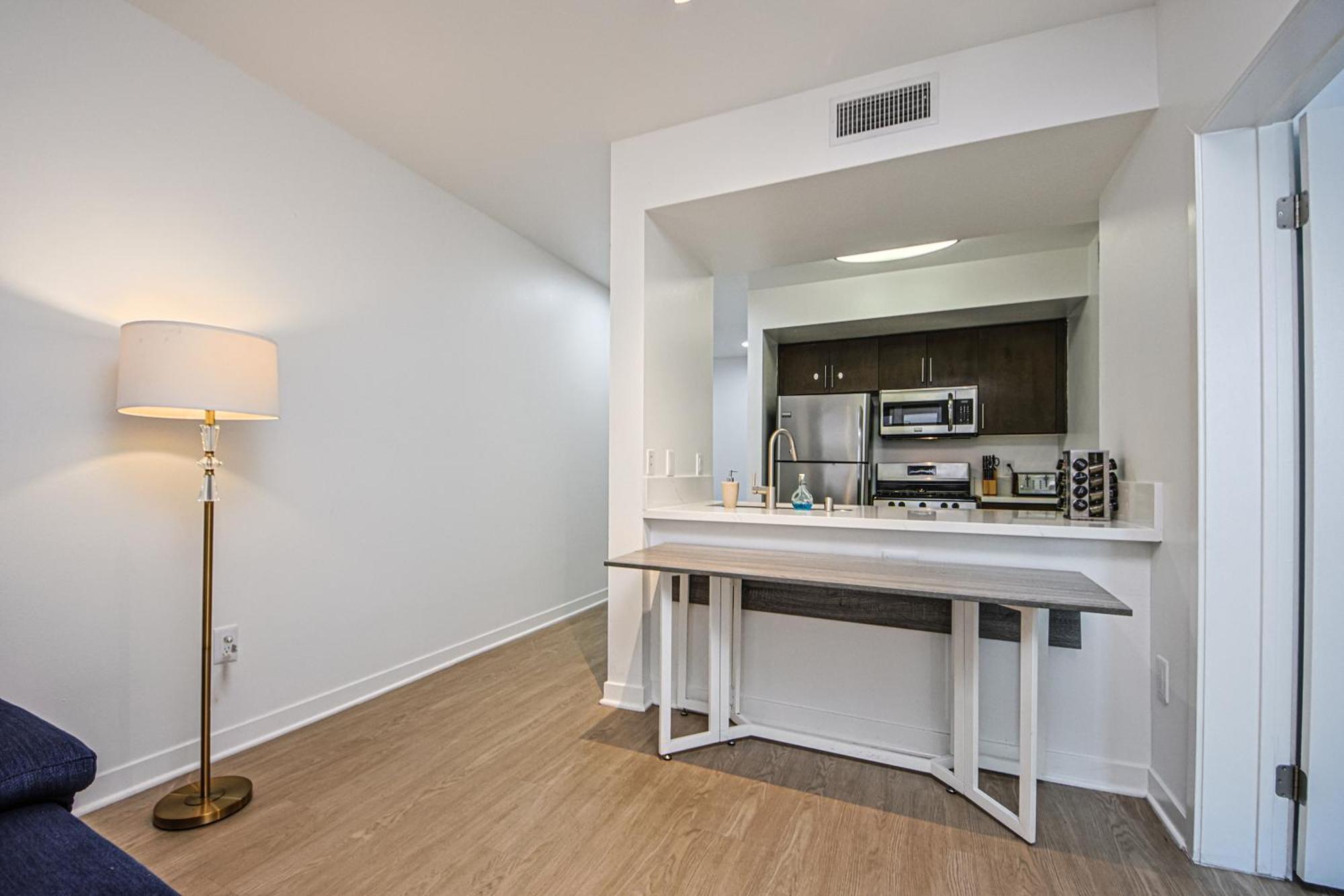 The Carlton - Modern-Lux 2 Master Suites-Secure Bldg & Parking- 5 Blks To Ocean Ave Los Angeles Exterior photo